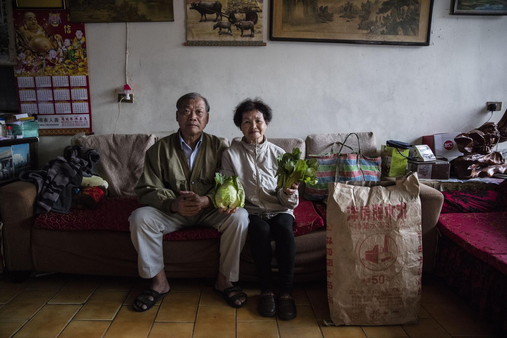 王源金,民國29年出生;王廖玉枝,民國34年出生。