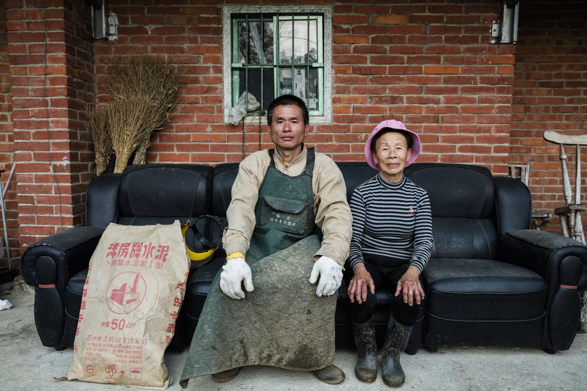 范呂銀英,民國24年出生;呂月明,民國59年出生。