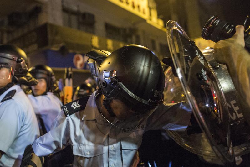 香港不平靜的釋法夜晚03。攝影／陳朗熹