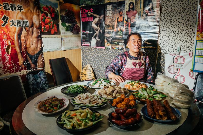 煮一桌菜，與gay女兒團圓