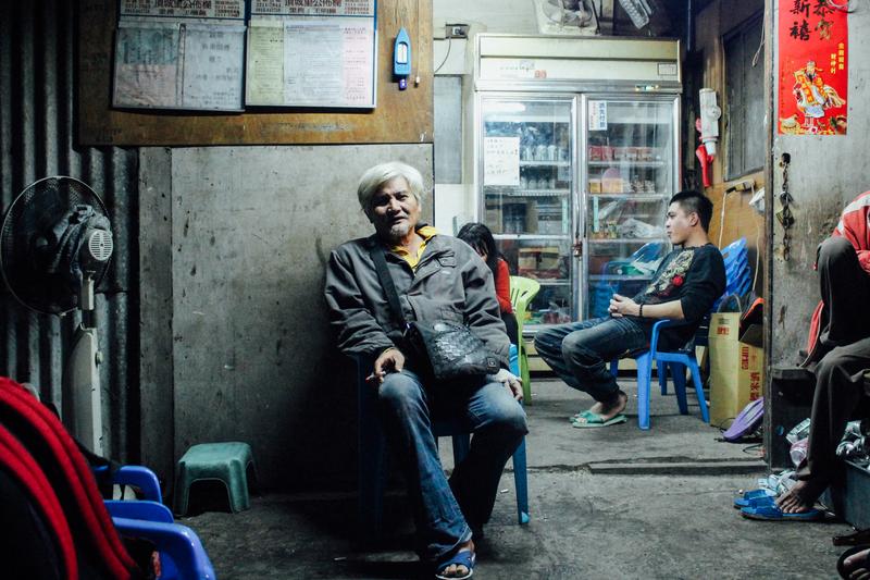 洪賢德，台東人，65歲，從事模板工作已40年。