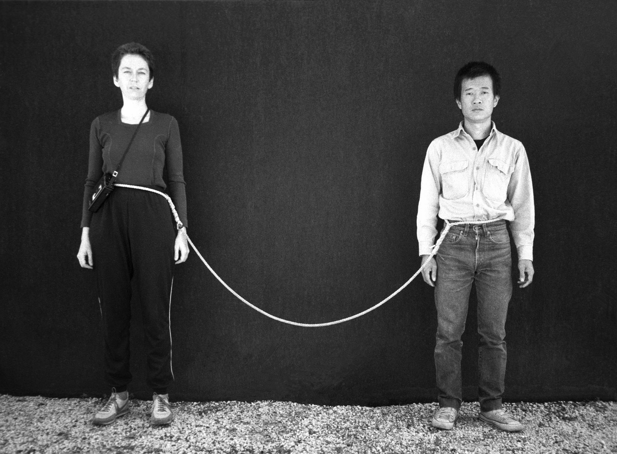 《藝術/生活 一年行為表演:1983-1984》,簡稱《繩子》(Rope Piece),紐約。(© 謝德慶與琳達.蒙塔諾 藝術家及尚凱利畫廊提供)