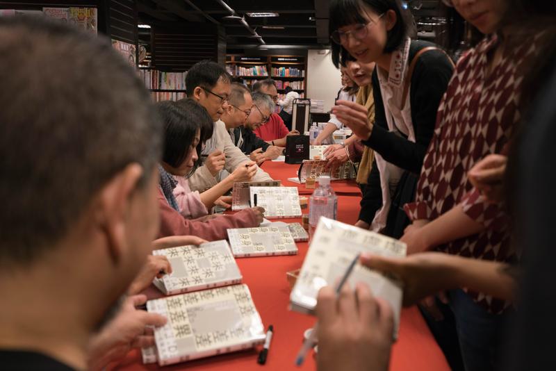 專訪字母會──時代的荒原上，文學的狂花正繁豔盛長