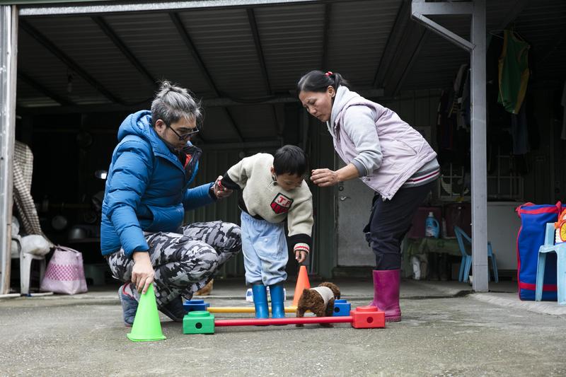 繞地球7圈的台東萬里長征早療隊