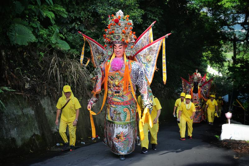 許震唐、與神同行