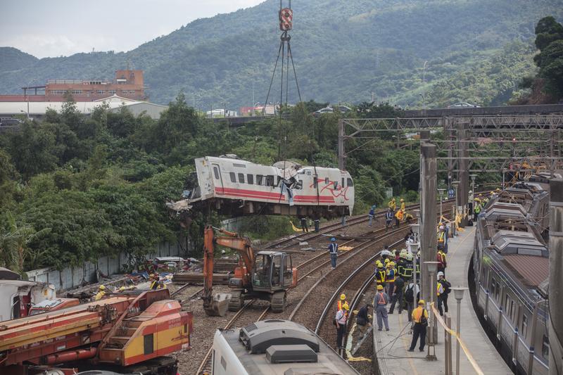 【專訪普悠瑪司機】開到問題車是常態，每次發車都在比「誰的八字重」