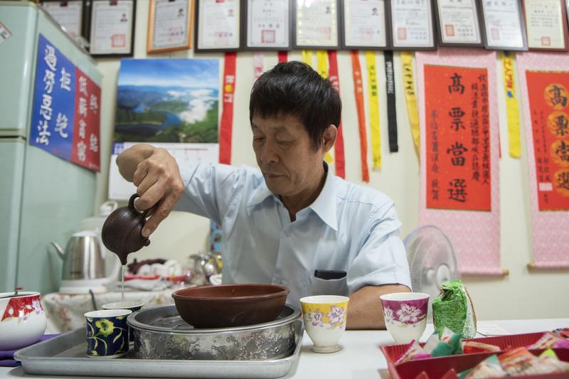 高雄市、鳳山區、二甲里、里長參選人、楊添貴