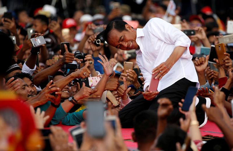 印尼網軍撕裂2.7億人民 ：「你看見的『民意』，只是我們在對戲」