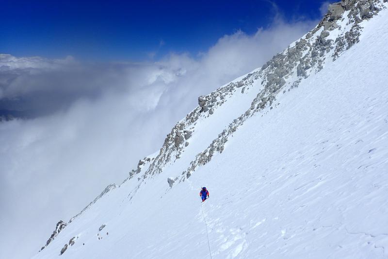 山，在這裡──紙上攻頂14座8千公尺高山