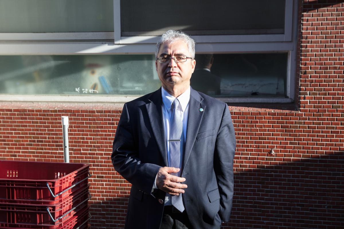 嗜讀納粹集中營史，如今卻成切身體驗──專訪美國維吾爾協會主席伊利夏提- 報導者The Reporter