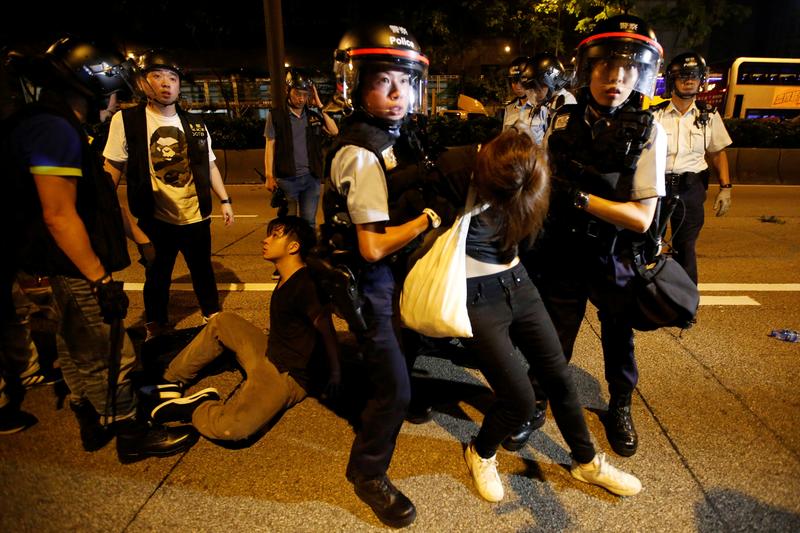 18歲就迎來「我城終局之戰」，香港少年少女的絕望與希望