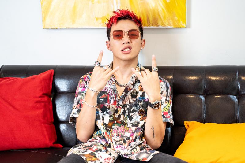 22歲嘻哈新星ØZI，宣誓「鬥」華語音樂產製邏輯