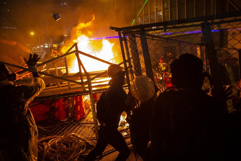 香港、反送中、港獨、攬炒、港人移民、香港中大、李立峯