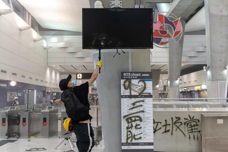 敦克爾克大撤退、香港機場、反送中