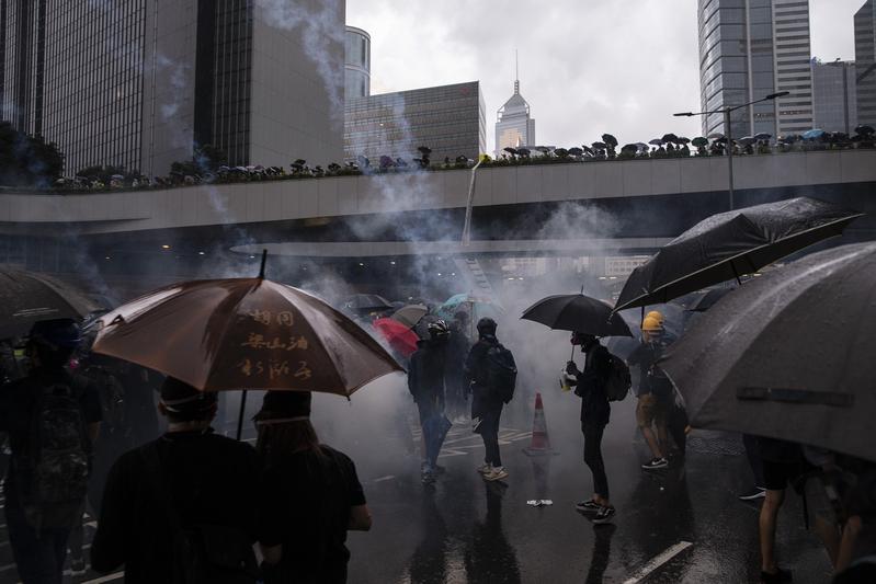 反送中、香港、屍殺列車、港警、太子站