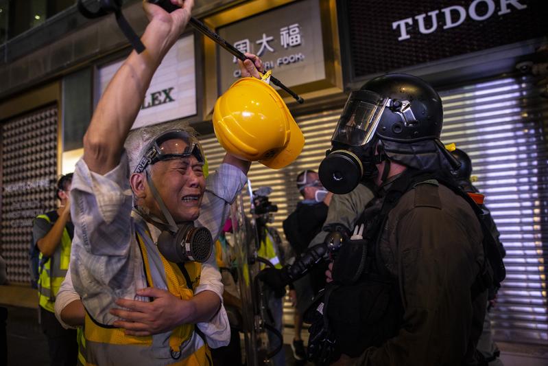 反送中、香港、屍殺列車、港警、太子站