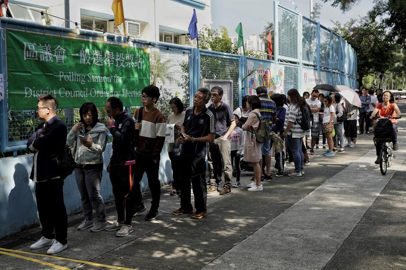 香港、區議會選舉、泛民派