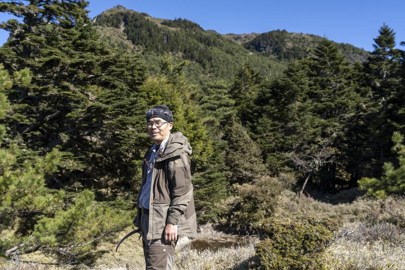 登山客、廚餘、山林、台灣黑熊、山屋、酒紅朱雀、膽固醇、伍元和、嘉明湖、山林開放