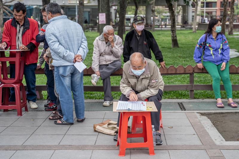 卡介苗、武漢肺炎、COVID-19。(攝影/REUTERS/Dado Ruvic/達志影像)