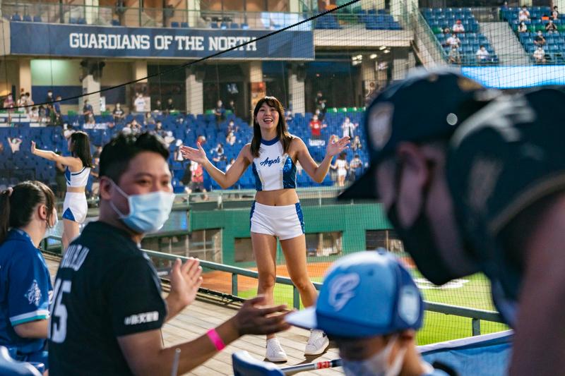 中職解封──台灣領先全球，打一場「有觀眾」棒球比賽_(攝影/陳曉威)