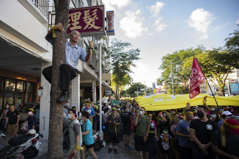 背叛的滋味──從投韓到罷韓，高雄人等一個專情的市長