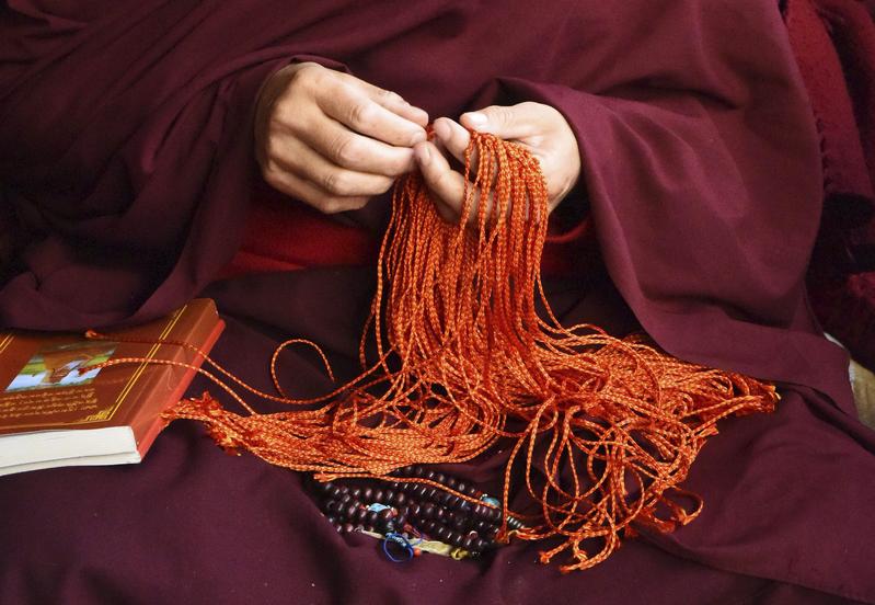 時輪講經法會上的藏人僧侶。（攝影／AP Photo／Manish Bhandari／達志影像）