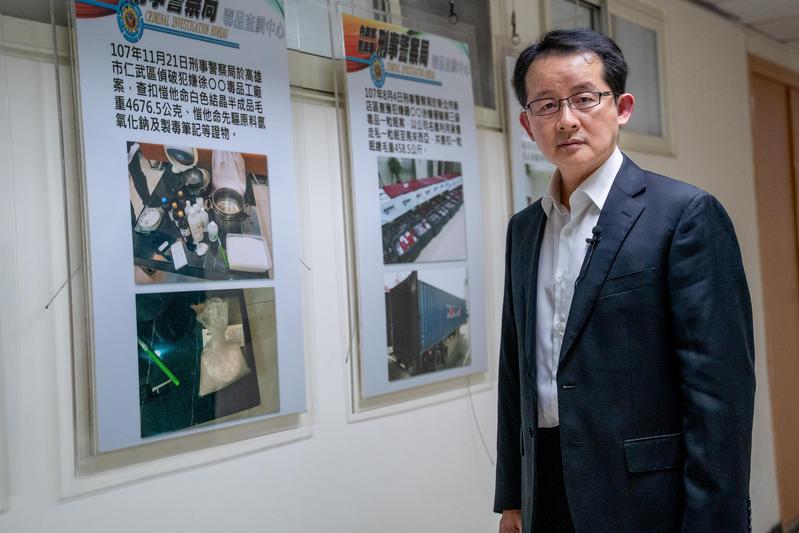 Hsiao Ruei-hao, chief inspector of CIB’s third division, had long been tracking down Lin’s drug cartel. But Lin took advantage of breakpoints and encrypted mobile communication, making it difficult for the police to gather enough evidence for prosecution. (Photo Credit: Hsu Yu-chien許𦱀倩)