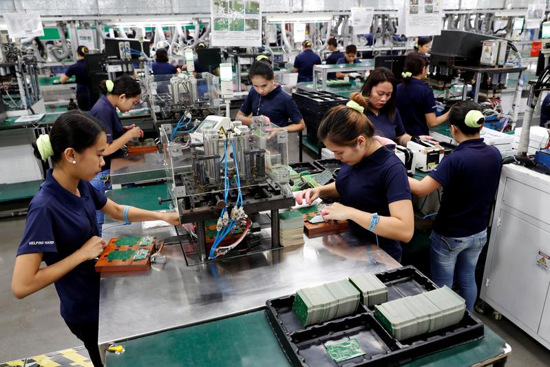 國際品牌商力推移工「零付費」改革，台灣供應鏈和仲介跟得上嗎。（攝影／Reuter／Erik de Castro／達志影像）。菲律賓。