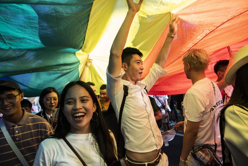 台灣、同志大遊行、彩虹旗、成人之美