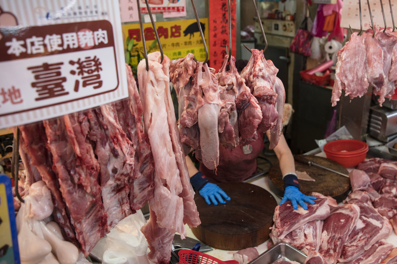 萊豬進口9項法案全通過：一週後豬肉管理「一國兩制」，台灣準備好了？