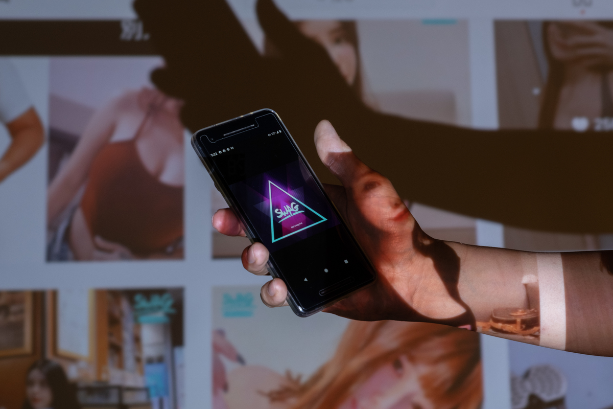 遊走邊界的台灣情色工廠】從SWAG被抄，看數位情色產業大躍進下的法律衝撞、直播主的勞動現場- 報導者The Reporter