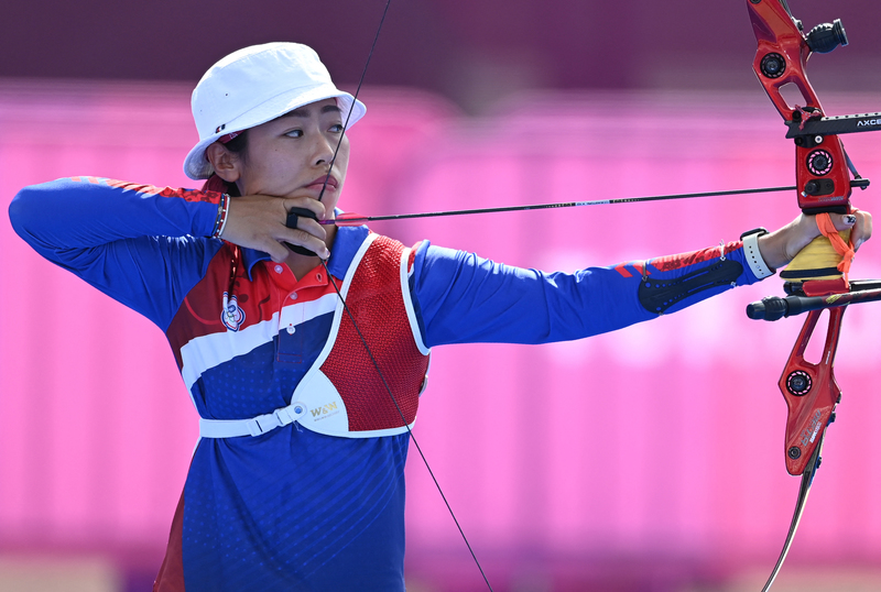 2020東京奧運是譚雅婷繼2012倫敦、2016里約，第三度征戰奧運，但在女子射箭個人64強賽中被英國選手逆轉，未能順利晉級。（攝影／AFP／ADEK BERRY）