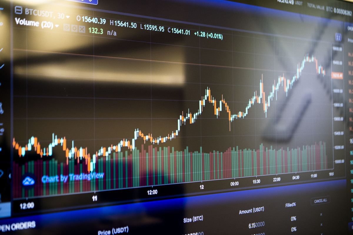 飆股時代：我們為何踏入那些無所不在的投資陷阱- 報導者The Reporter