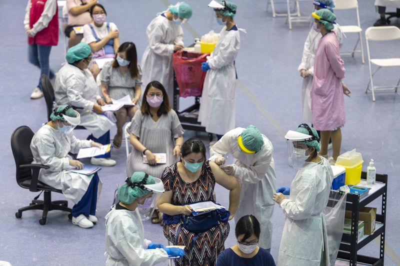 台大調查研究的受訪孕婦，對疫苗雖感到「疑慮」，但多數衡量利弊後仍願接種（圖非研究報告中的受訪者）。（攝影／林彥廷）