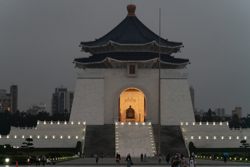台灣解嚴35年，蔣中正銅像爭議未解，中正紀念堂轉型之路仍需進行下去。（攝影／陳曉威）