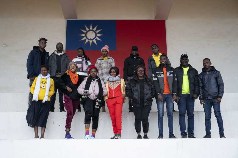 2019年11月被中州科大招募來台灣的16位烏干達外籍生，除了一位在2020年已回國的學生之外，全部都轉出中州科大，遠離了血汗學工的生活。除了選擇回國的Grace，大家都將成為正常的國際留學生。（攝影／楊子磊）