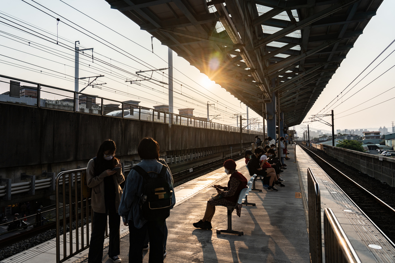 台鐵公司化改革已經談了20年，這段時間高鐵出現，捷運也在北中南開始營運，互相競爭下台鐵經營愈來愈艱困。（攝影／陳曉威）
