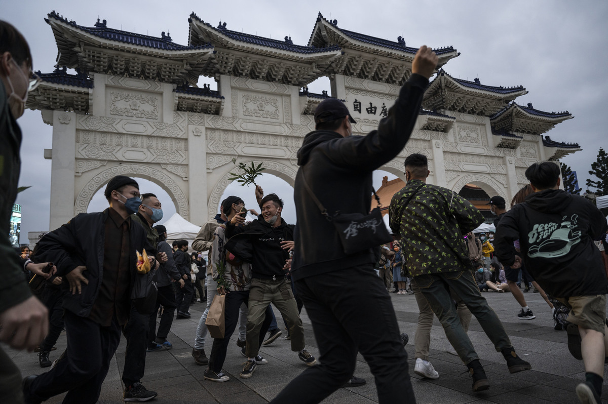 Re: [問卦] cheap根本就是一個搖擺人吧