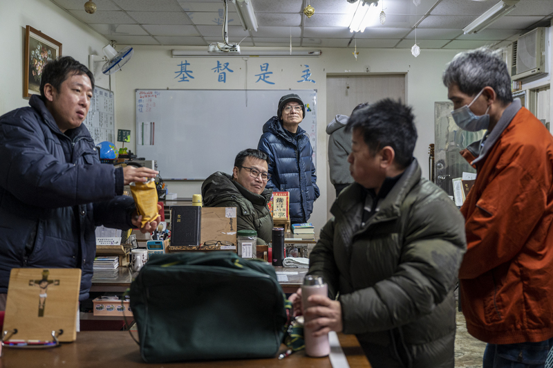 從藥物治療到戒酒互助會 - 台灣酒癮戒治的漫漫長路