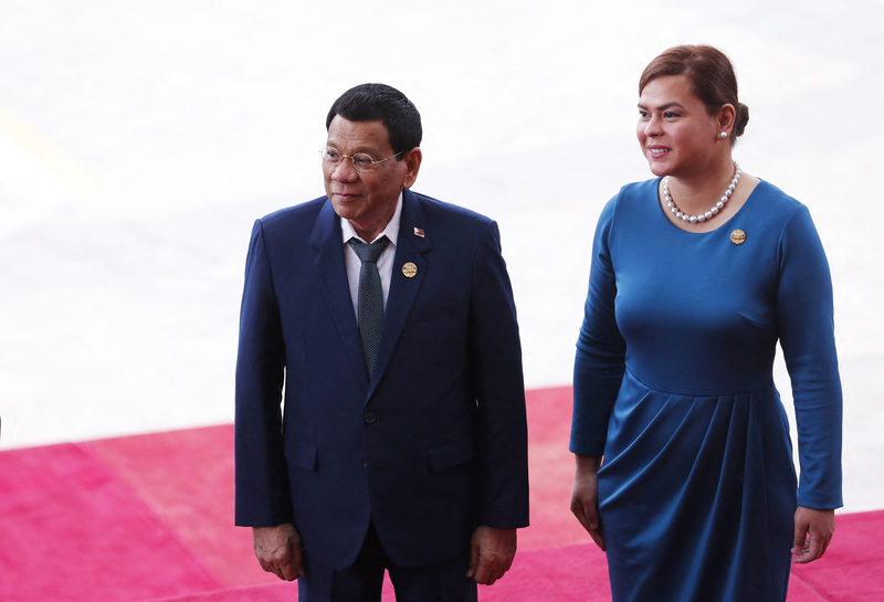 2018年4月10日，菲律賓總統杜特蒂（左）和女兒薩拉（右）出席博鰲亞洲論壇（BFA）開幕式。（攝影／AFP）