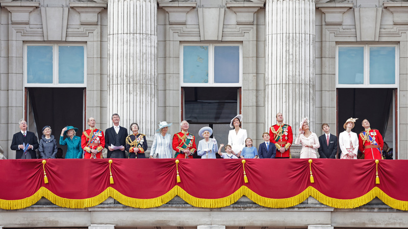 【王室卡位戰】白金漢宮陽台上的學問，看英國王室地位排名