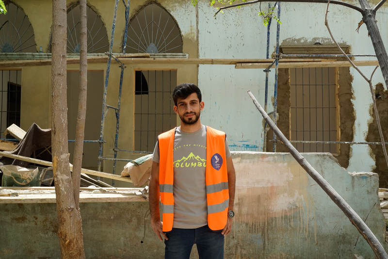 26歲的土木工程師達爾維（Ibrahim Darwish）在大爆炸後的20個月，仍在受災地區卡蘭迪娜（Karantina）持續重建工作。（攝影／陳映妤）