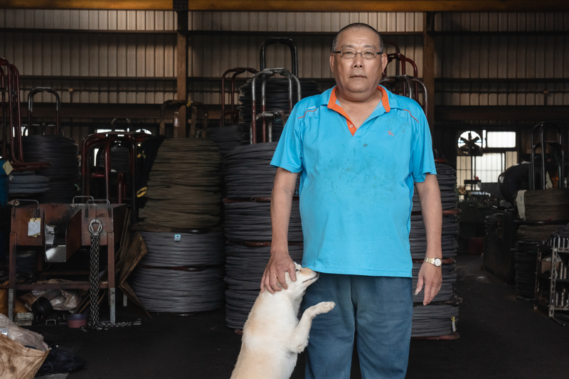 楊進財在嘉義縣太保市從事螺絲製造，位在農產業群聚區，計畫遷廠卻遇到工業土地太貴、基本購買面積太大的問題。（攝影／馬雨辰）