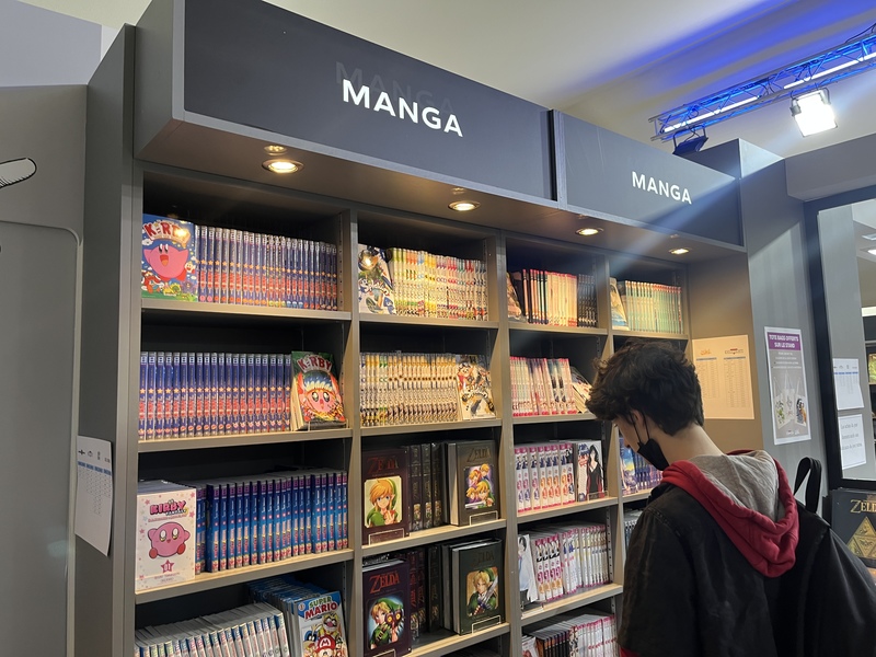 以日漫風格為主的「Manga」是歐陸漫畫市場上強勢的漫畫類型，展覽或書店裡的「Manga」區也愈來愈豐富，但同時崛起的也有以韓漫為代表的「KBooks」。（攝影／陳怡靜）