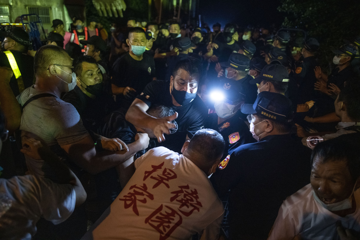 坤輿掩埋場爭議20年記：歷經7,511天、3任縣長，龍昇村在對抗什麼？ - 報導者The Reporter