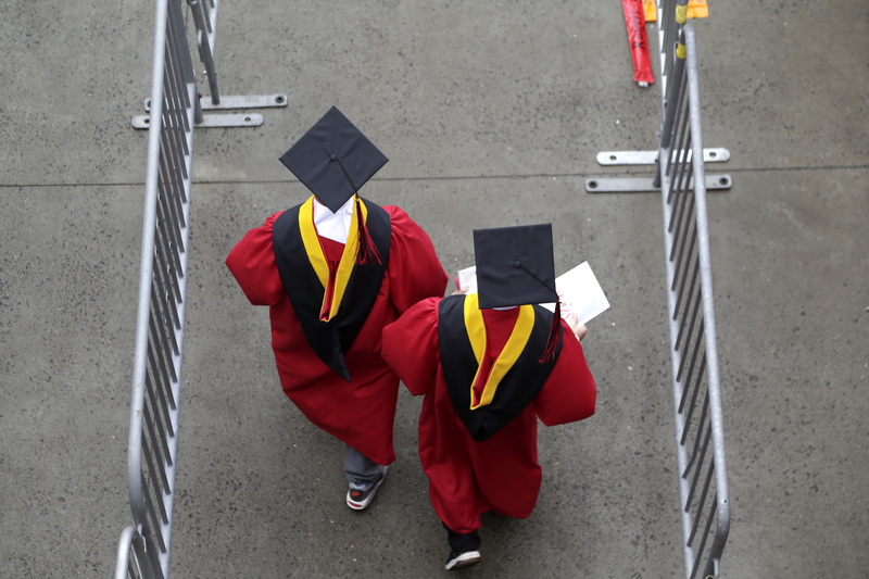 2018年5月13日，紐澤西州立羅格斯大學（Rutgers University）的學生走向畢業典禮會場。（攝影／AP Photo／Seth Wenig／達志影像）