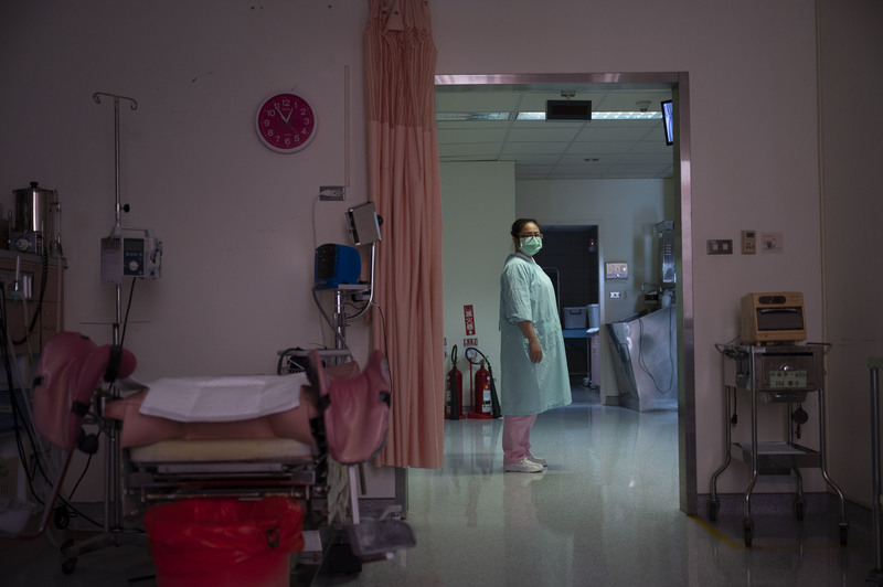 埔里基督教醫院的婦產科醫師和專科護理師為數不多，近年承接不少來自各地的移工急產婦，時常在命懸一線下救回母子。（攝影／楊子磊）