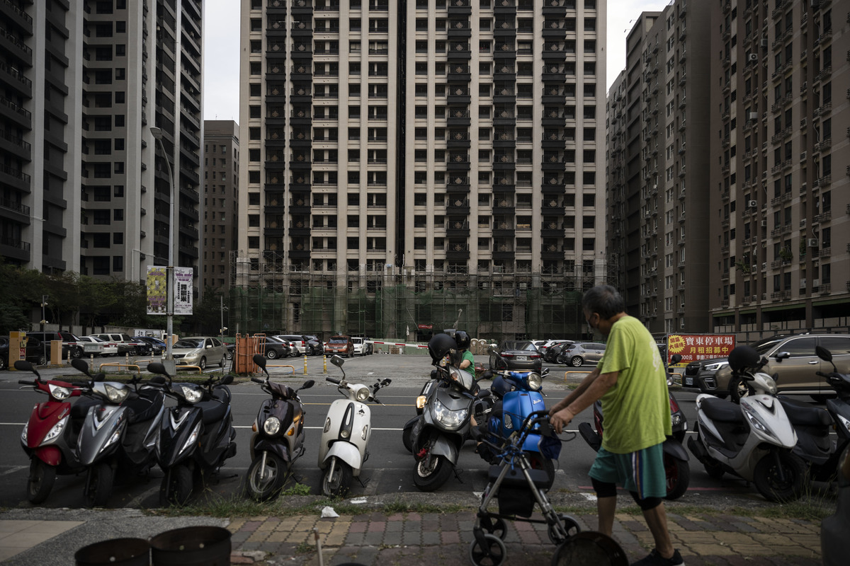 Re: [請益] 玩股票績效輸給炒房,該堅持下去嗎?