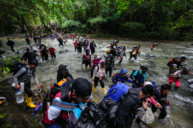「潤學潮」下最危險的逃難路徑：穿越巴拿馬叢林的中國人