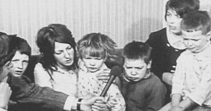 珍・麥康維爾的孩子們：麥可、海倫、比利、吉姆、艾格妮絲和塔克．麥康維爾。（From BBC Northern Ireland news footage, January 1973；黑體文化授權）